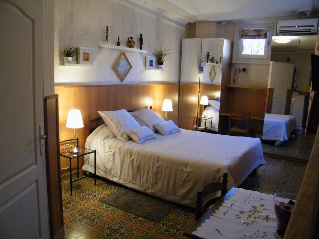 Chambres D'Hotes La Maison Sur Le Portメーズ 部屋 写真